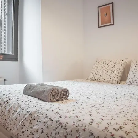 San Sebastian's Historic Street! Modern Apartment San Sebastian