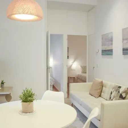 Apartment San Sebastian's Historic Street! Modern